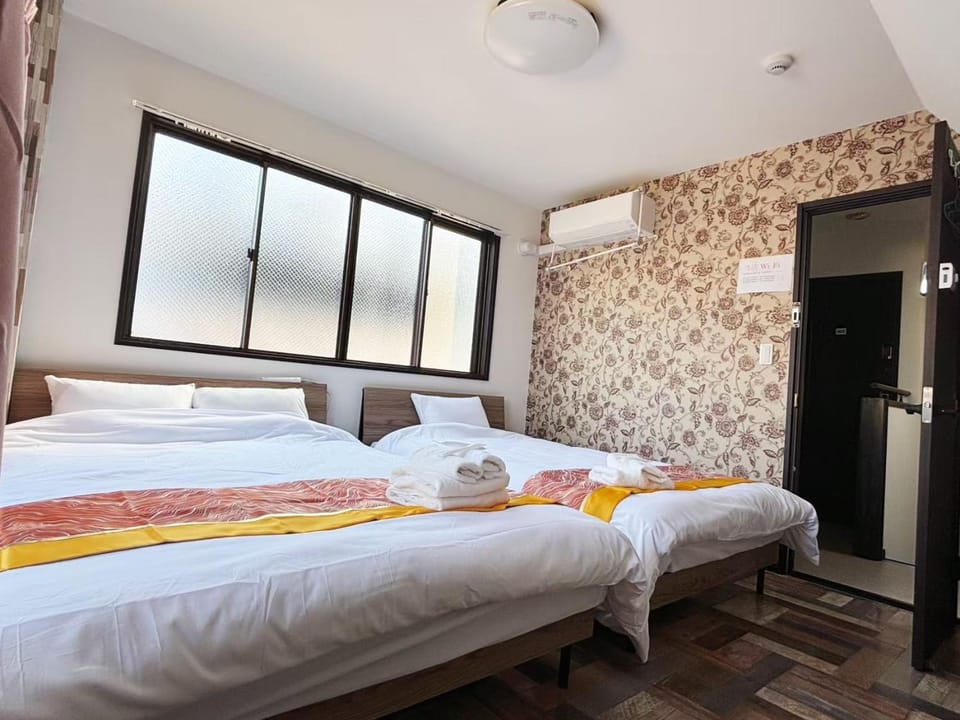 Bed, Photo of the whole room, Bedroom, air conditioner