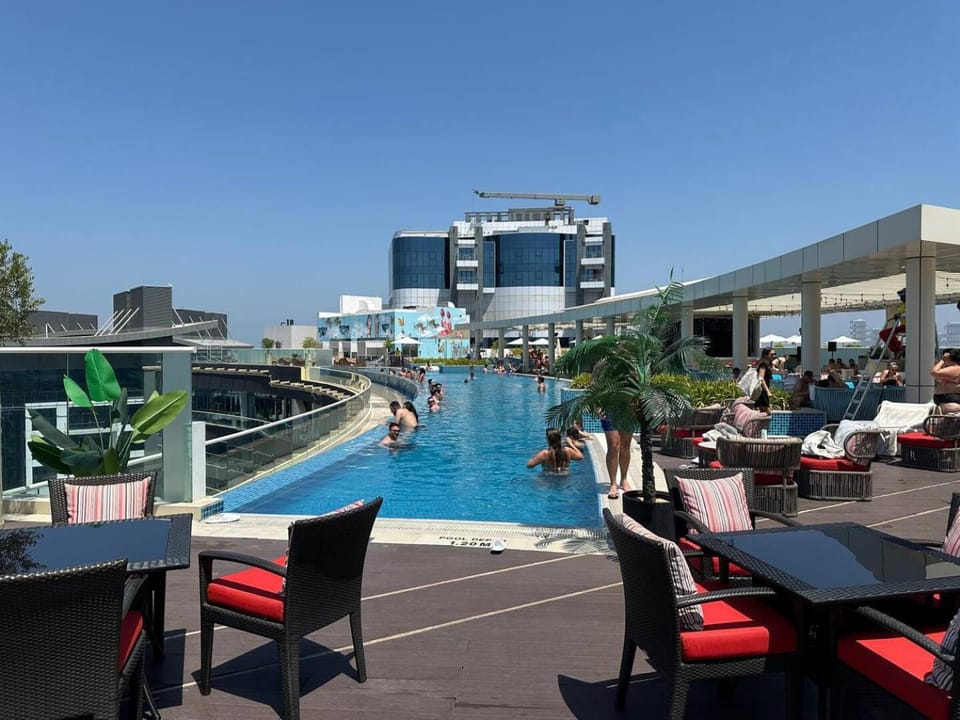 Pool view, Swimming pool, sunbed
