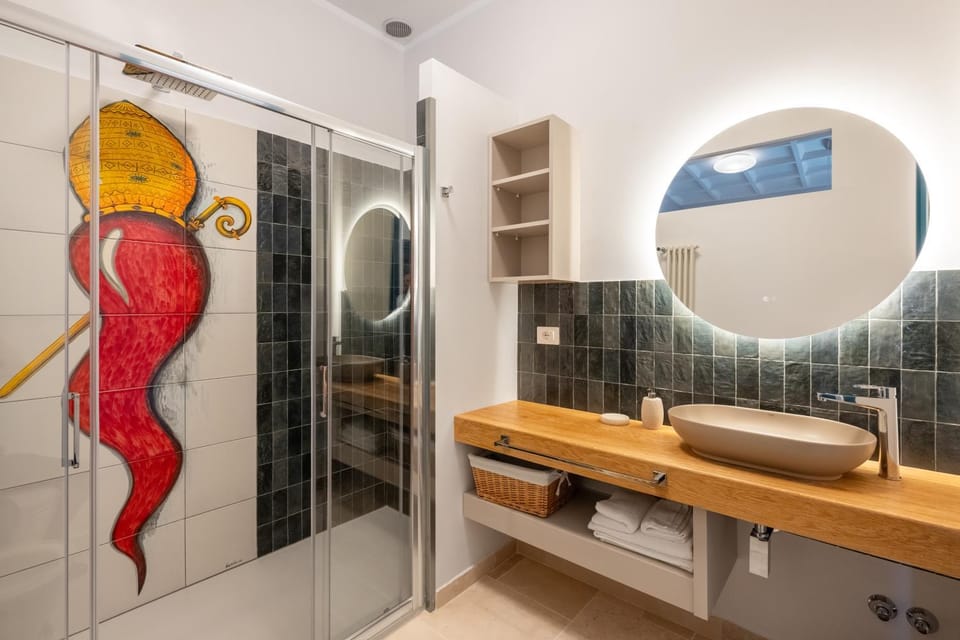 Shower, Bathroom, Decorative detail