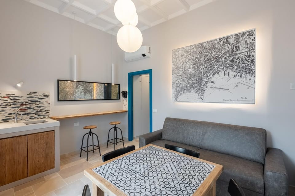 Kitchen or kitchenette, Dining area, air conditioner