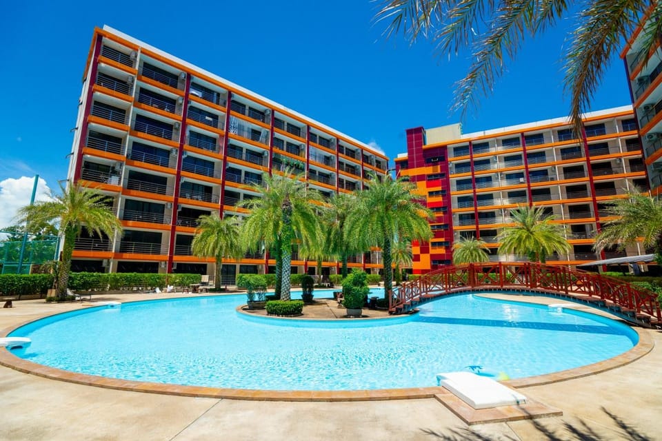 Pool view, Swimming pool