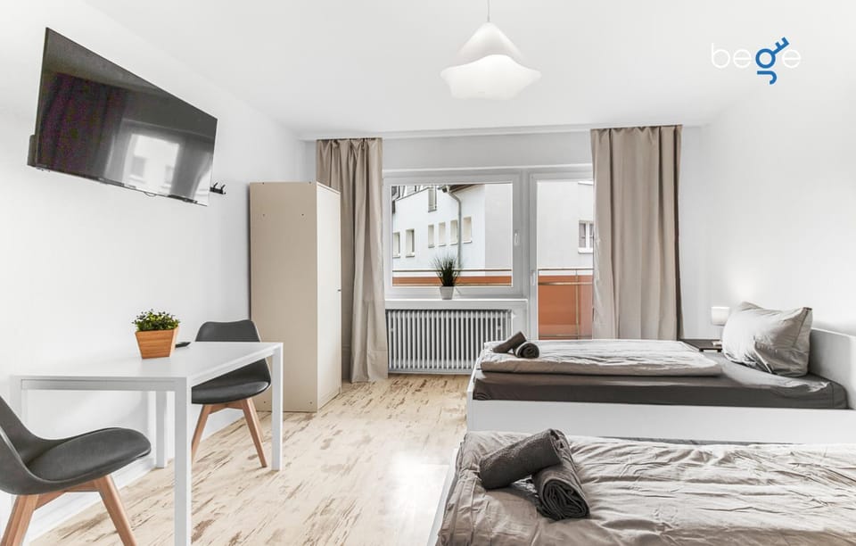 Bed, Photo of the whole room, Seating area, Bedroom