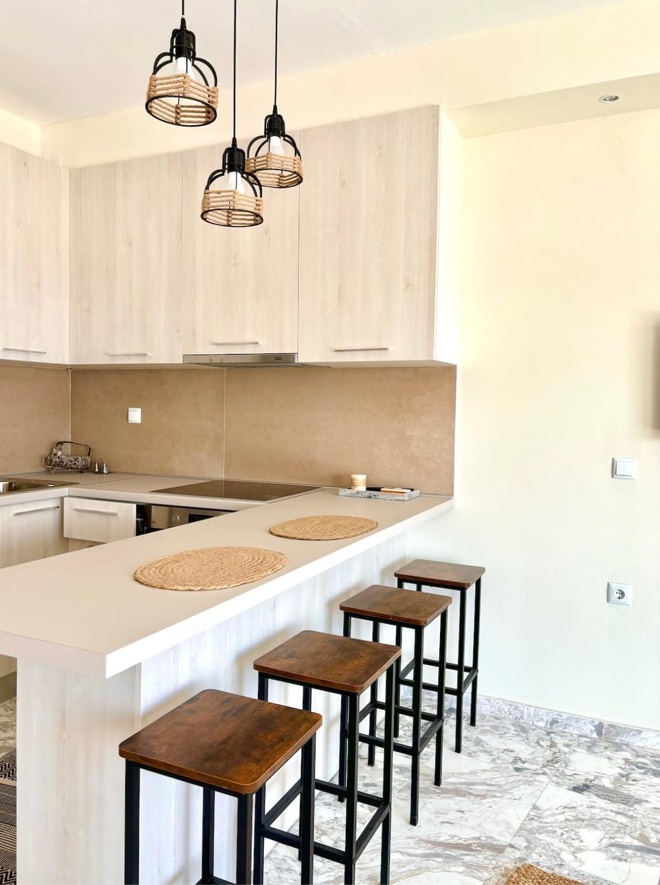 Dining area, kitchen