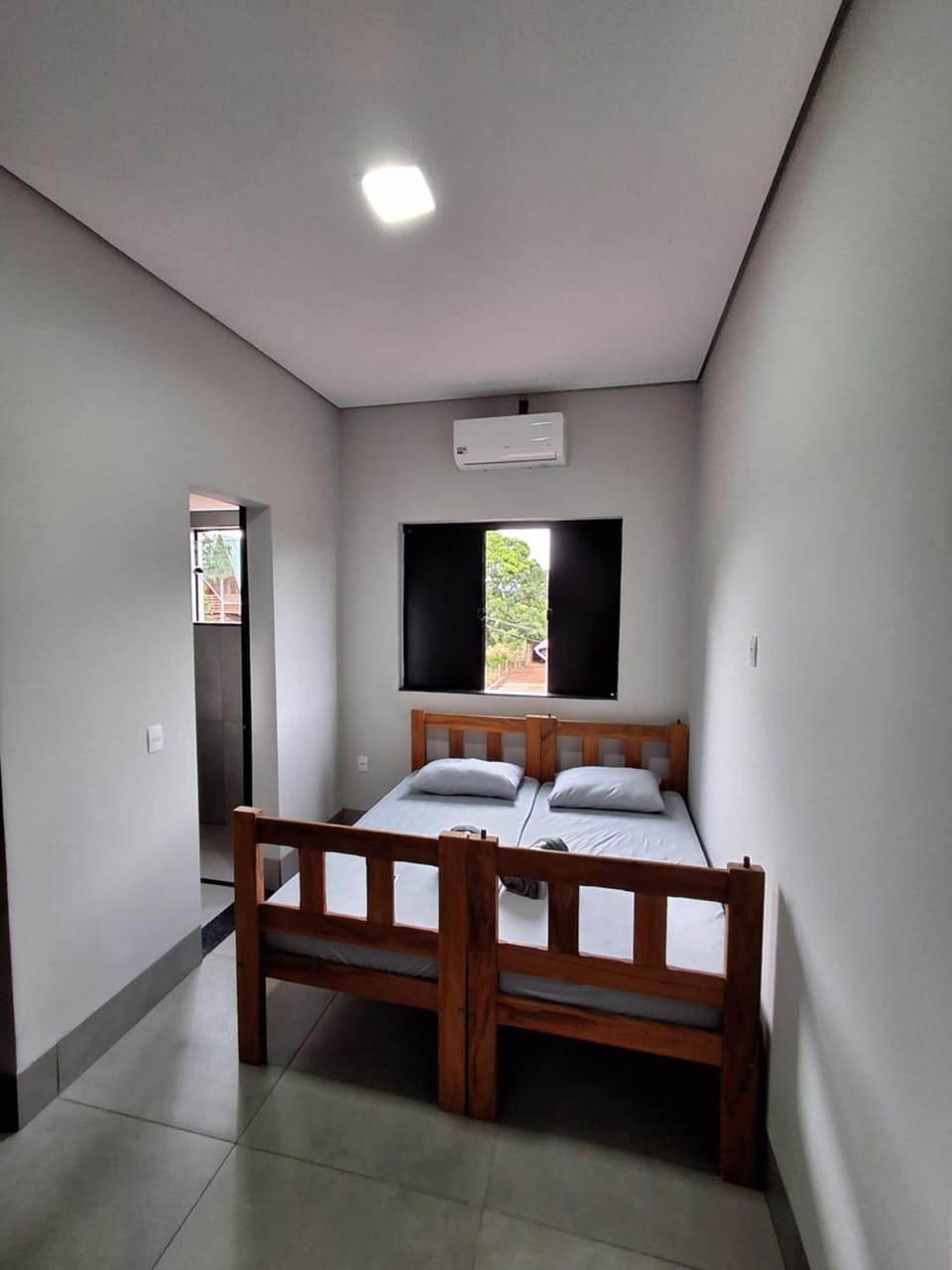 Bed, Photo of the whole room, Bedroom, air conditioner