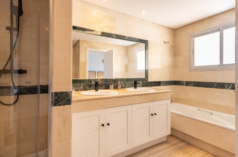 Bathroom, Bath