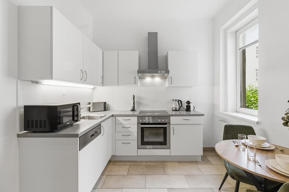 Bright - 3BR - Fast Wifi - At Bus and Tram Station Apartment in Vienna