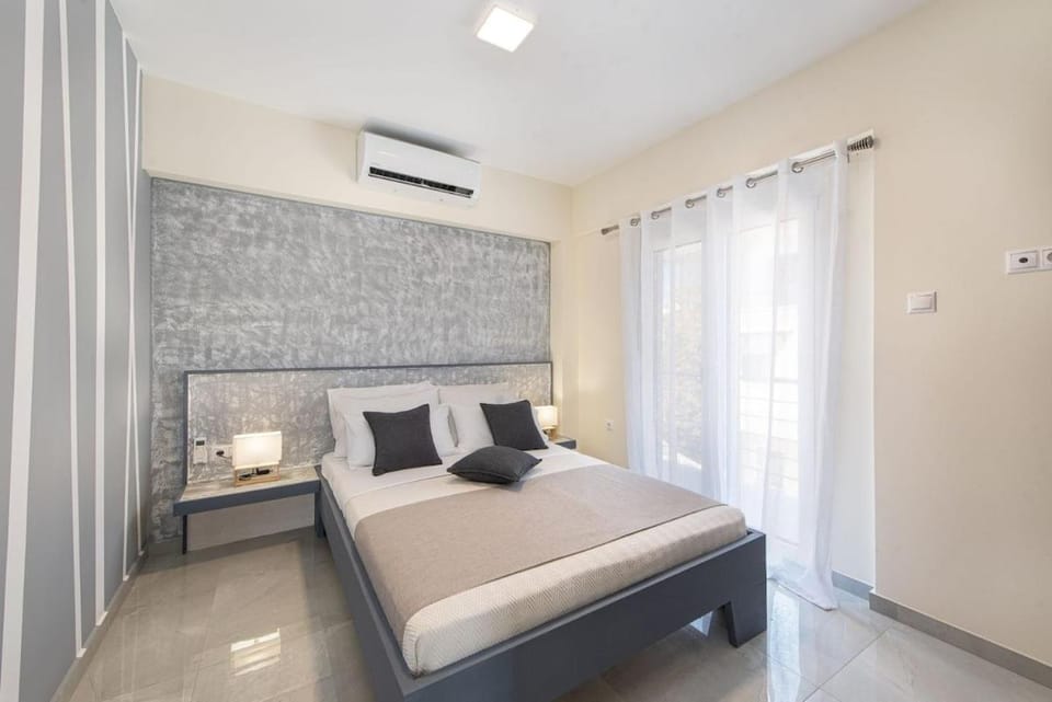 Bed, Photo of the whole room, Bedroom, air conditioner