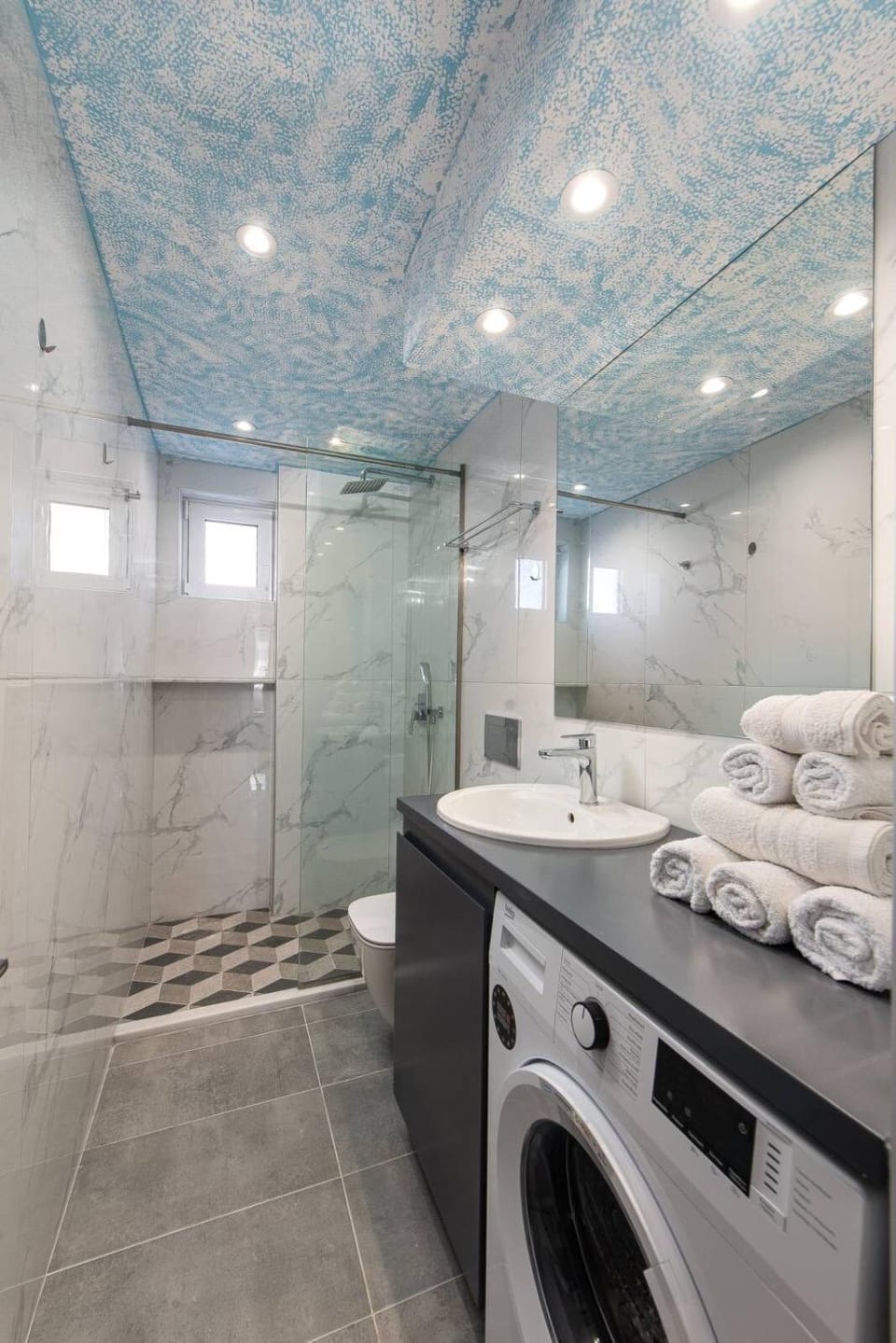 Shower, Bathroom, towels, washing machine