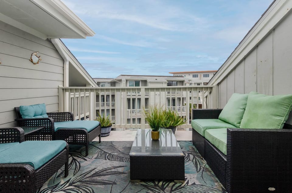 A Piece of Heaven by Bryant Real Estate House in Carolina Beach