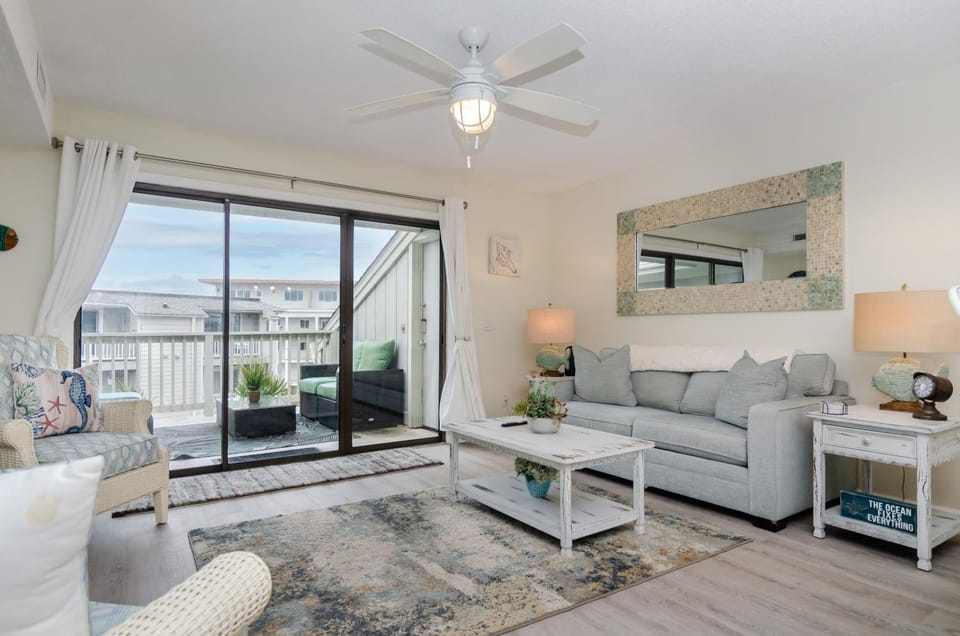 A Piece of Heaven by Bryant Real Estate House in Carolina Beach