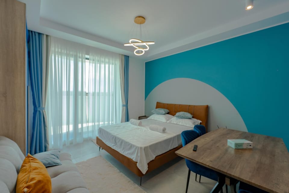Bed, Photo of the whole room, towels