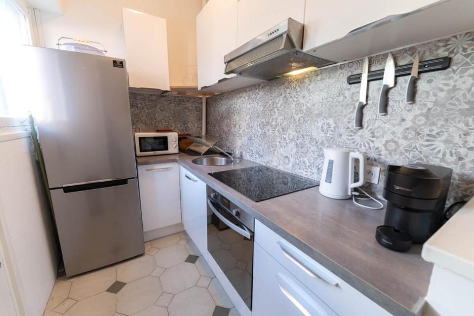 Magnifique rez de jardin Nice Port Apartment in Nice
