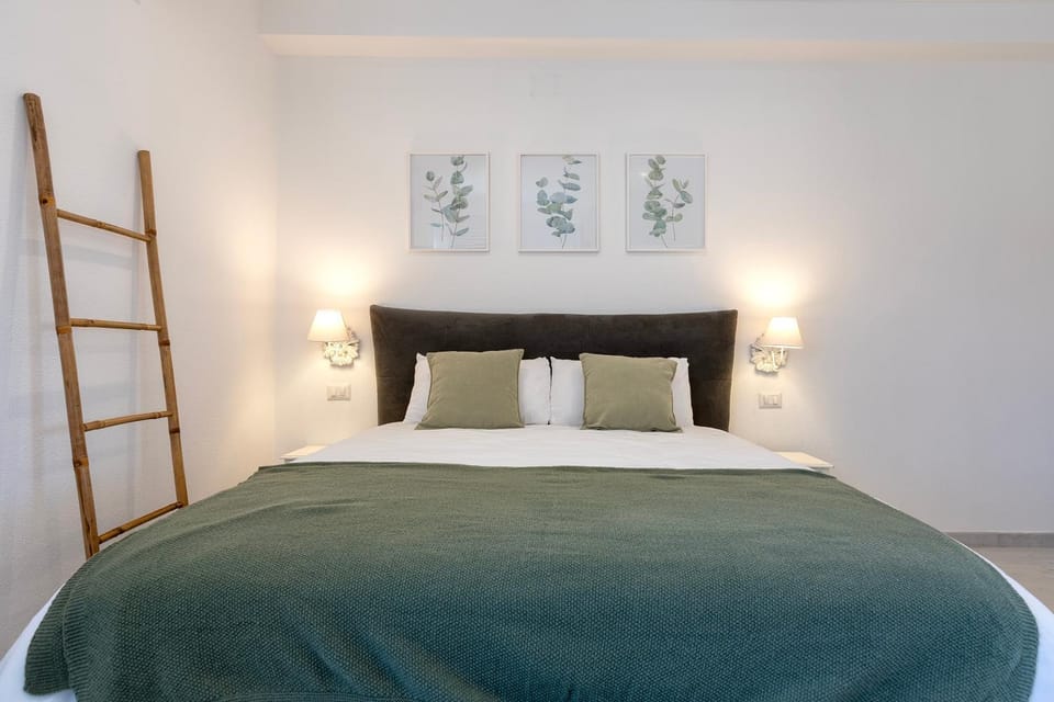 Living room, Bedroom