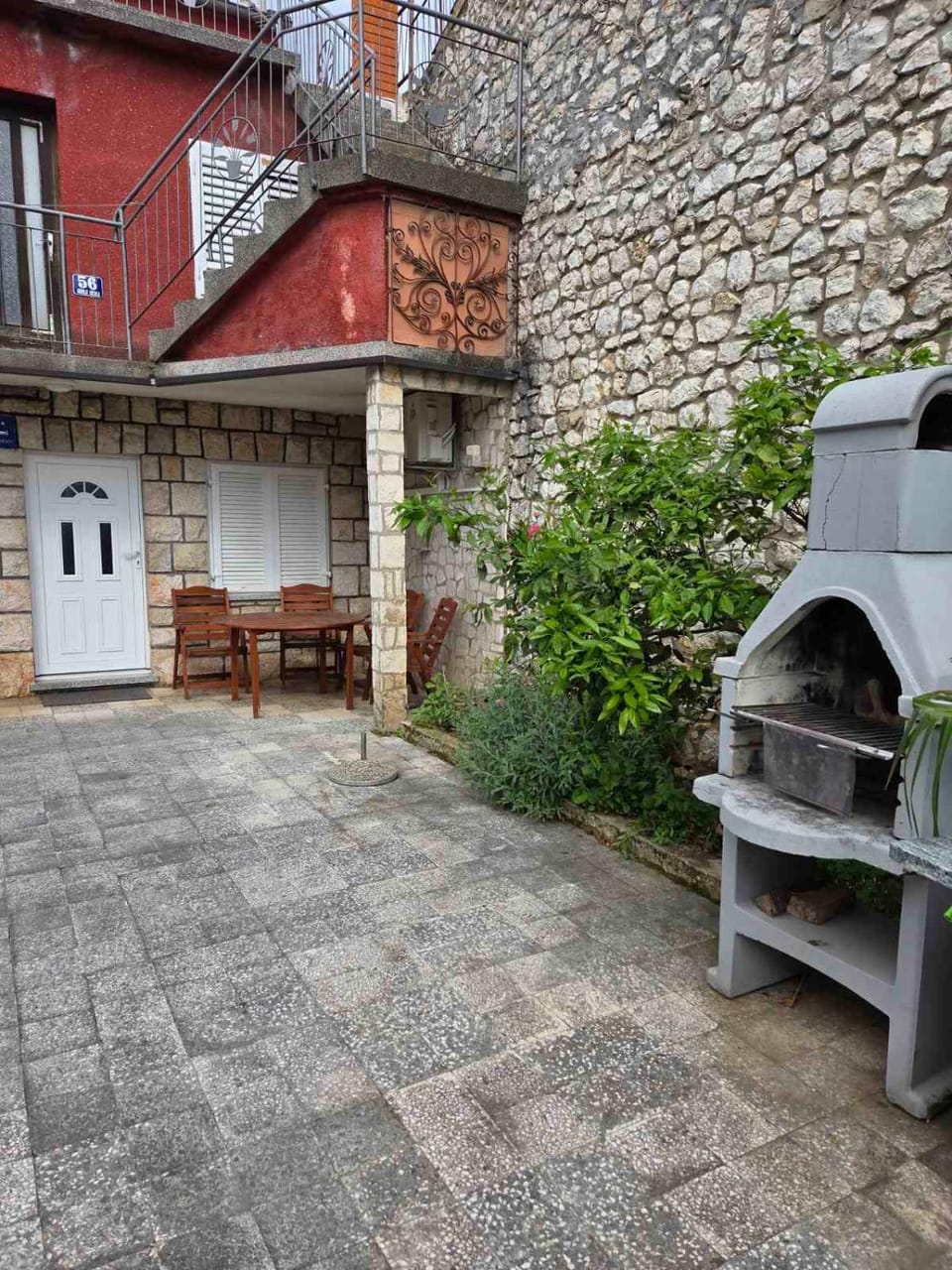 Property building, Patio, Day, BBQ facilities