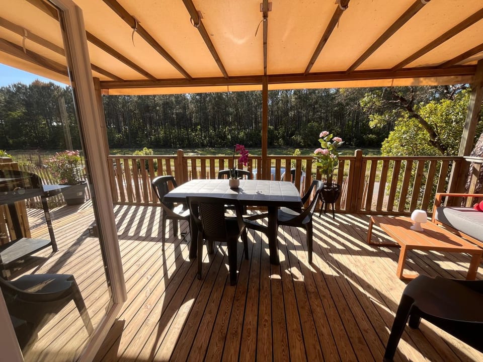 Evasion premium tout confort 4 étoiles clim, ch parentale, 2 SDB, 2WC Campground/ 
RV Resort in Lege-Cap-Ferret