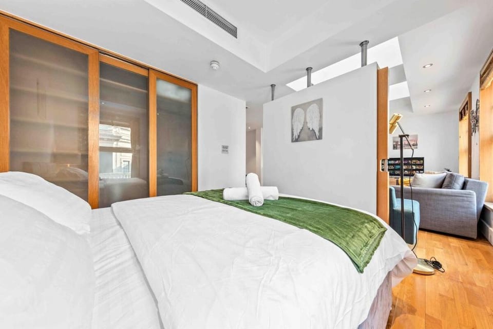 Piccadilly St James Mayfair in heart of London COV17 Apartment in City of Westminster