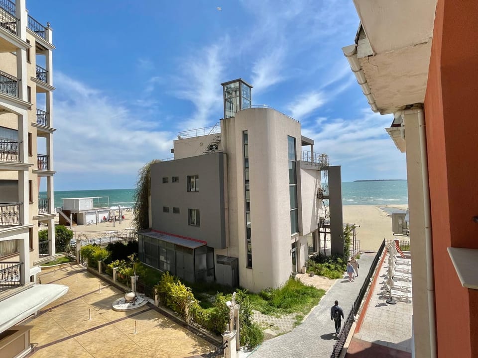 Carina Beach - Private apartment - BSR - 1 Apartment in Sunny Beach