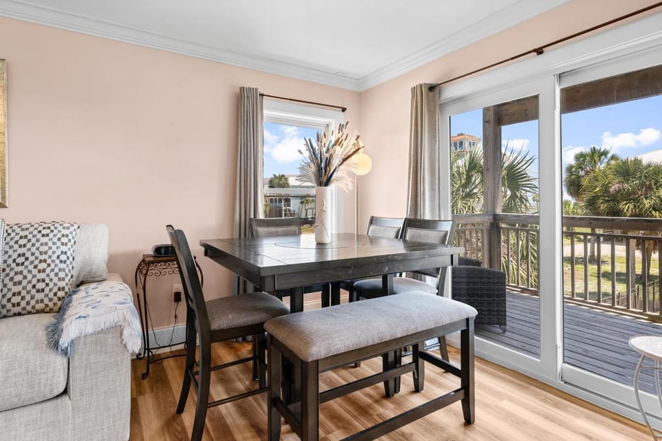 Day, View (from property/room), Balcony/Terrace, Seating area, Dining area