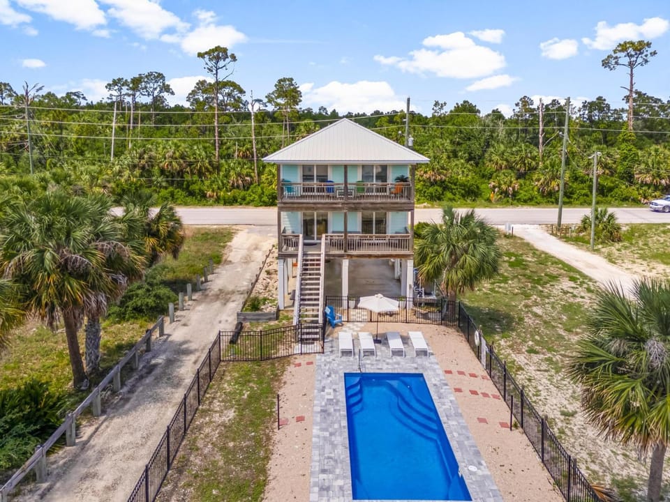 Property building, Day, Natural landscape, Pool view, Swimming pool, sunbed