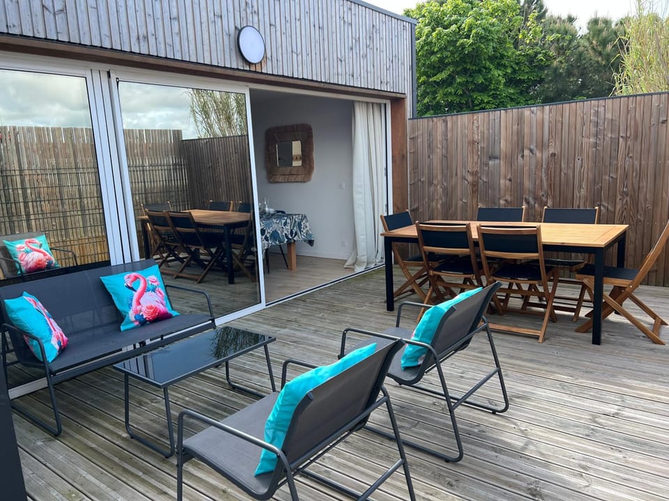 Patio, Dining area