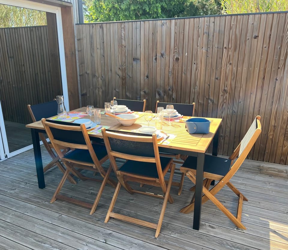 Patio, Dining area