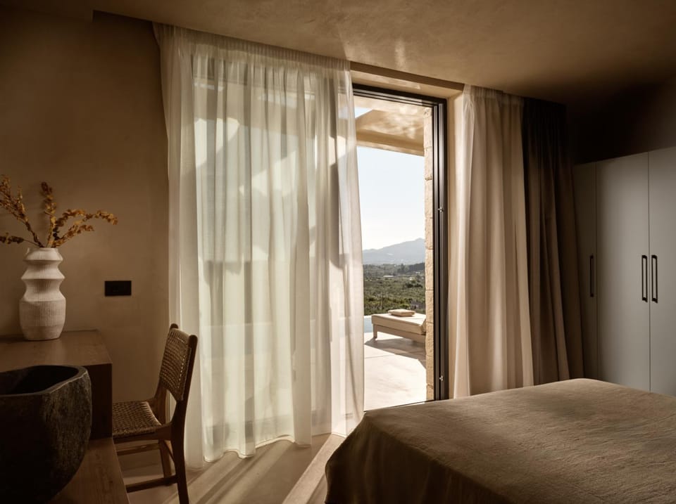 Bed, Natural landscape, Photo of the whole room, Bedroom, Mountain view