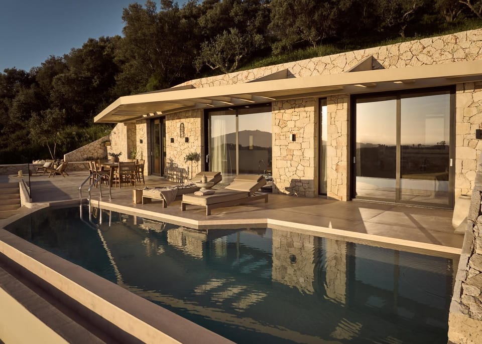 Pool view, Swimming pool, sunbed