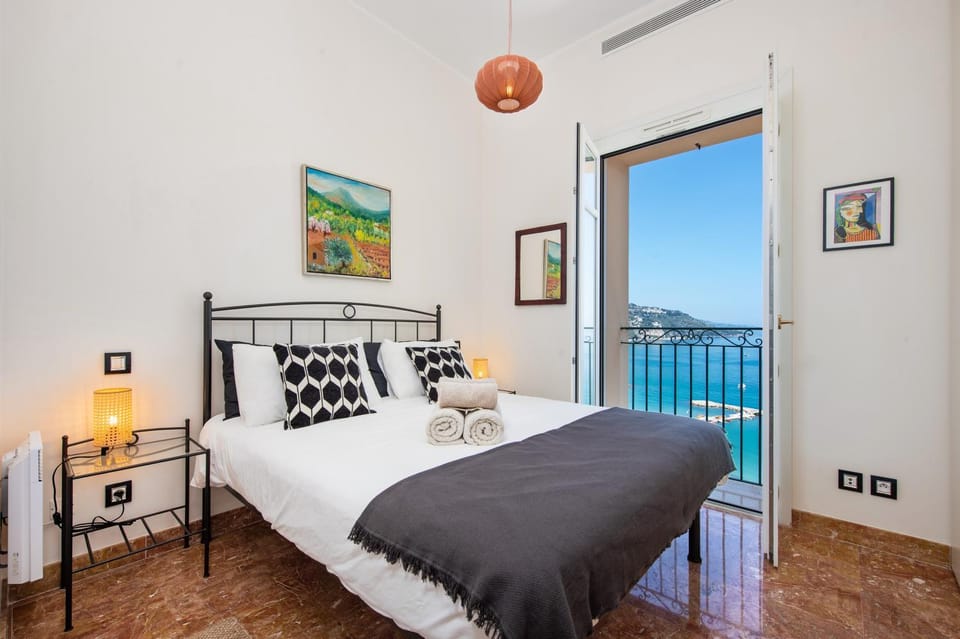 Bed, Photo of the whole room, Bedroom, Sea view