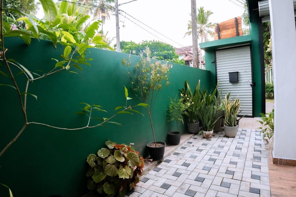 Villa Wings Airport Transit Bed and Breakfast in Western Province