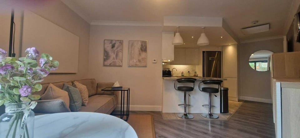 Upgraded & Slick 2BD Heart of City at Christchurch Apartment in Dublin