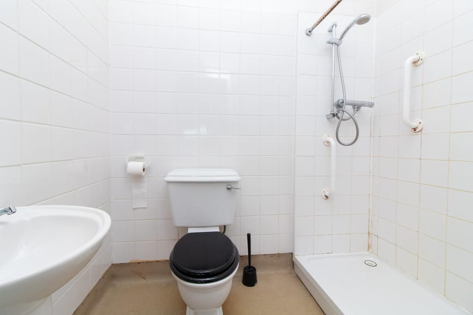 Thornbury Guest House Room 3 Bed and Breakfast in Southampton