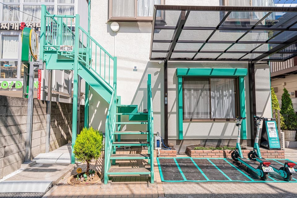 Property building, Day