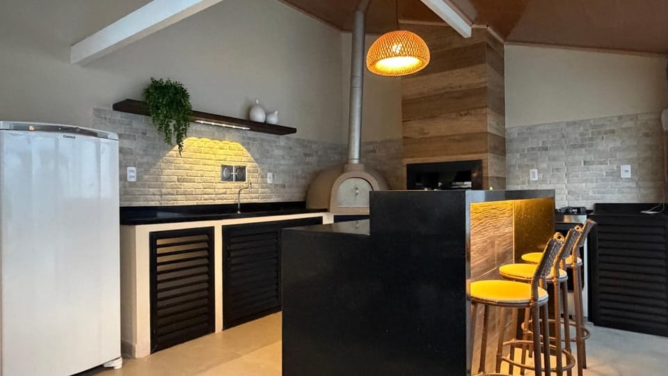 BBQ facilities, oven, stove
