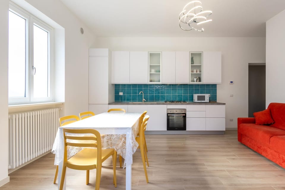 Kitchen or kitchenette, Living room, Seating area, Dining area, stove