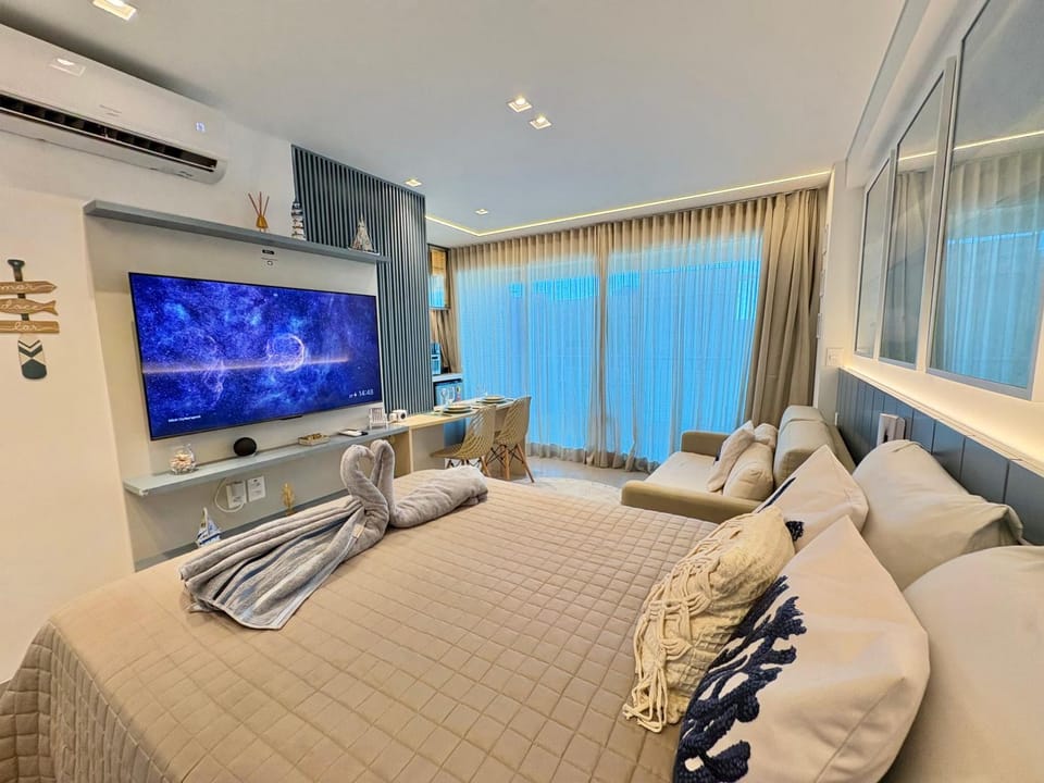 Bed, TV and multimedia, Photo of the whole room, air conditioner
