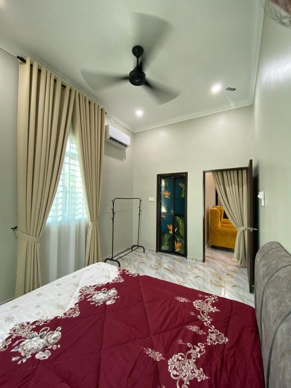 Bed, Photo of the whole room, Bedroom, air conditioner
