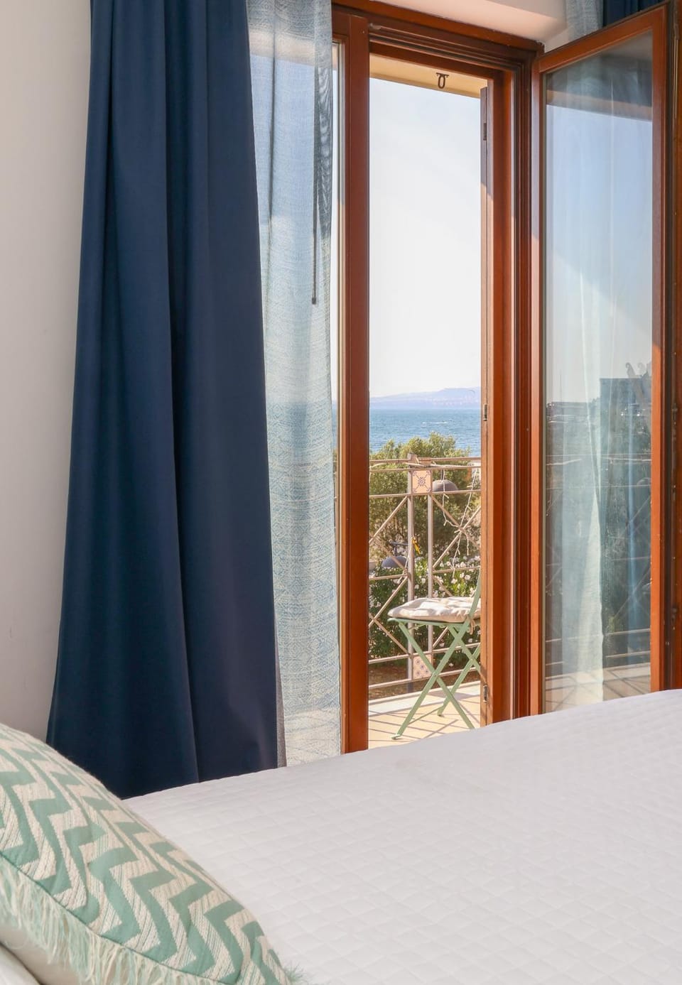 View (from property/room), Balcony/Terrace, Photo of the whole room, Sea view
