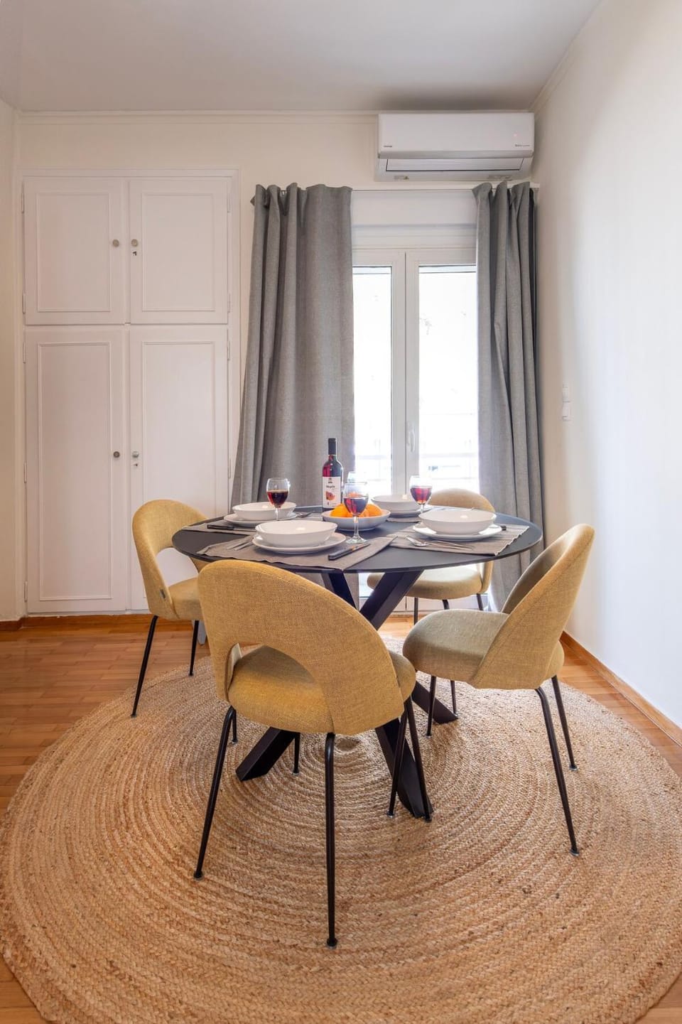 Modern 1BR - 19min to Center, Fiber Internet Apartment in Athens
