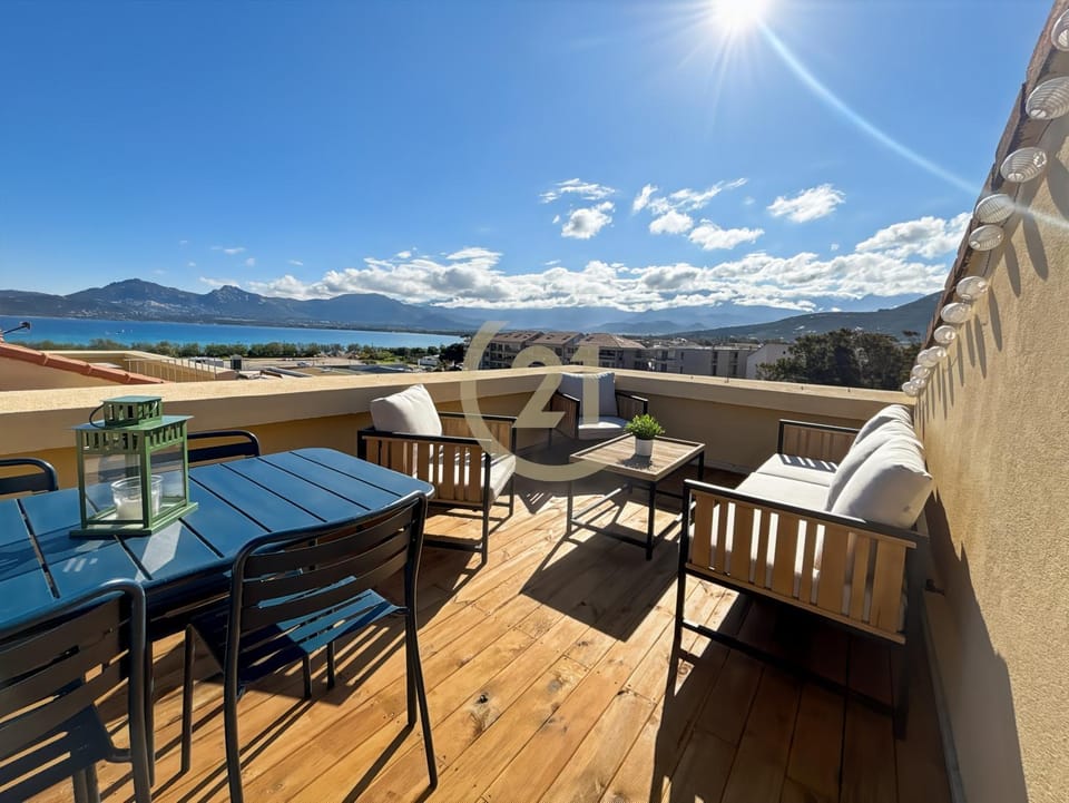 Patio, View (from property/room), Balcony/Terrace, Mountain view, Sea view