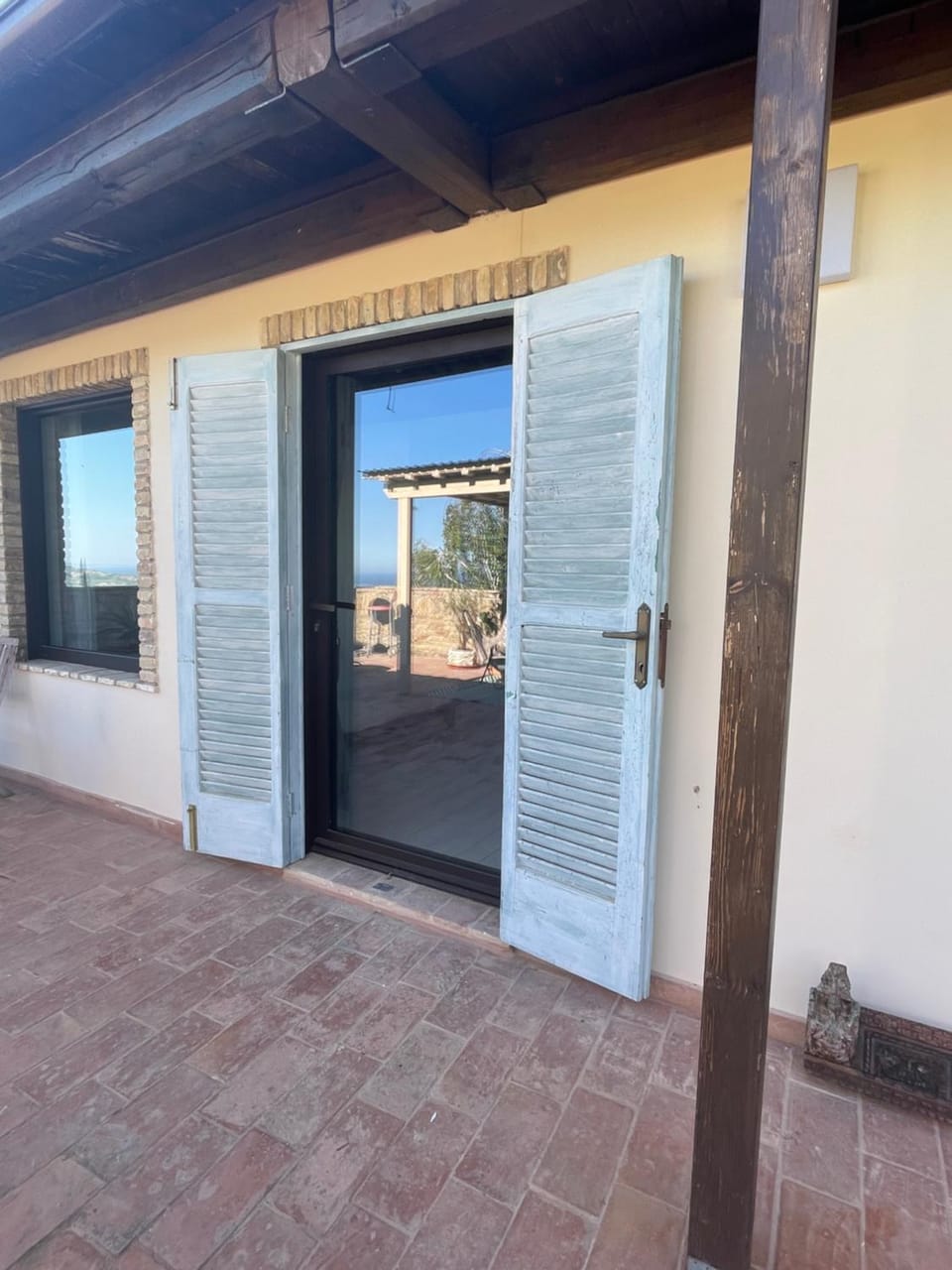 Facade/entrance, Day