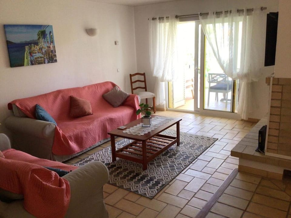 2 Bedroom Townhouse, Vale de Parra House in Guia