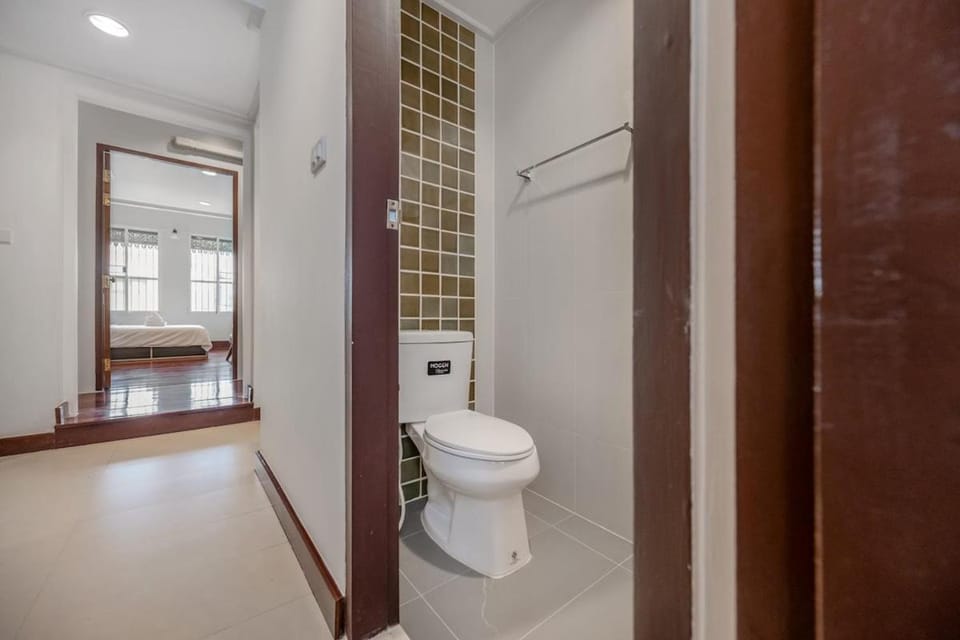 Toilet, Bathroom