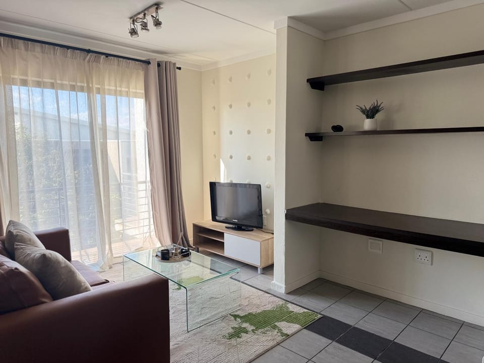 Communal lounge/ TV room, TV and multimedia, Living room