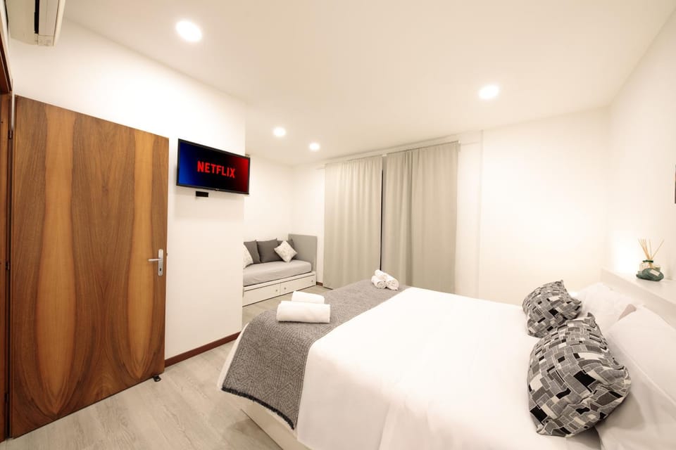 TV and multimedia, Photo of the whole room