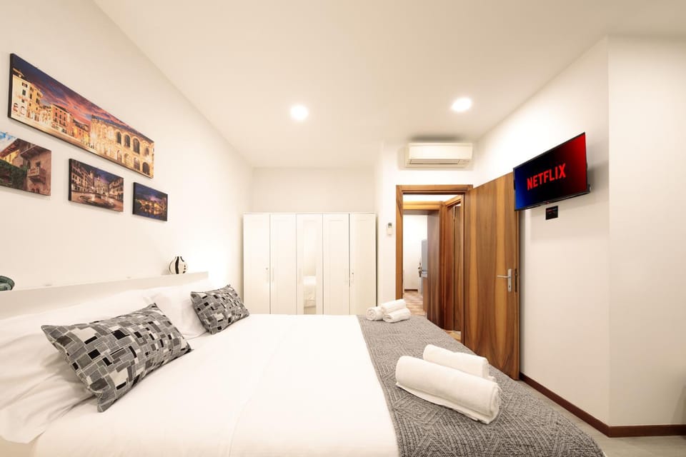 TV and multimedia, Bedroom, towels, wardrobe, air conditioner