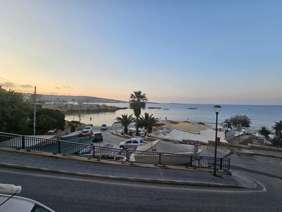 Sea VIEW holiday home Apartment in Saint Paul's Bay
