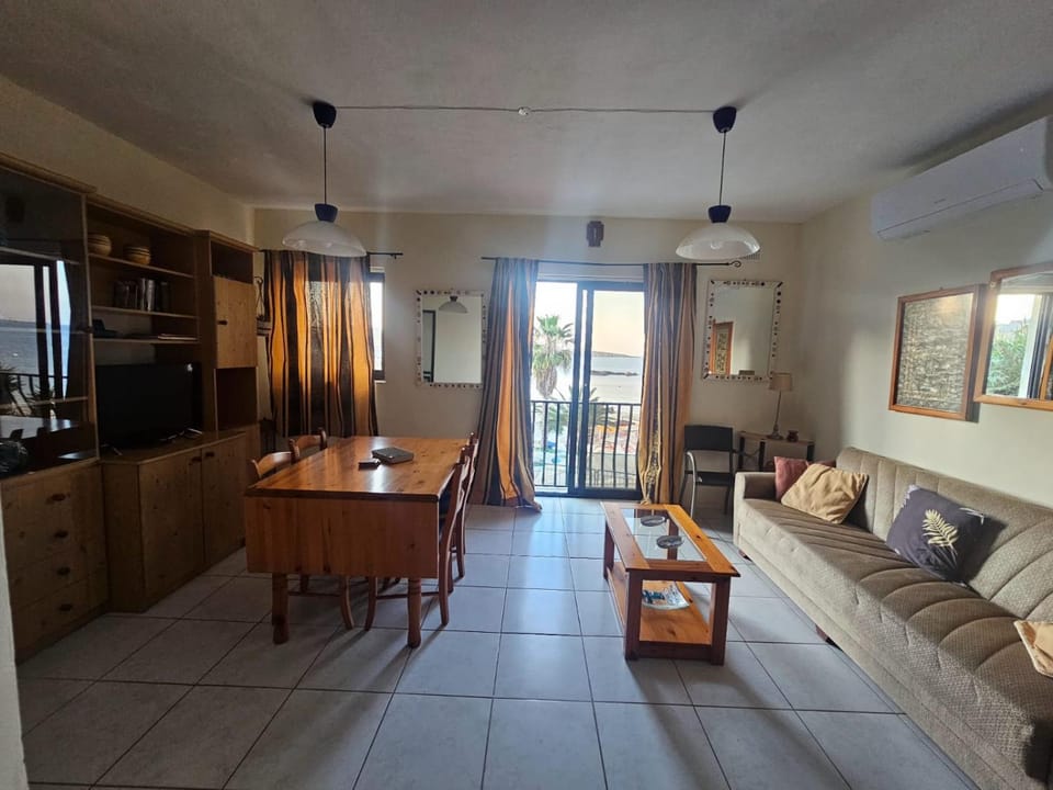 Sea VIEW holiday home Apartment in Saint Paul's Bay