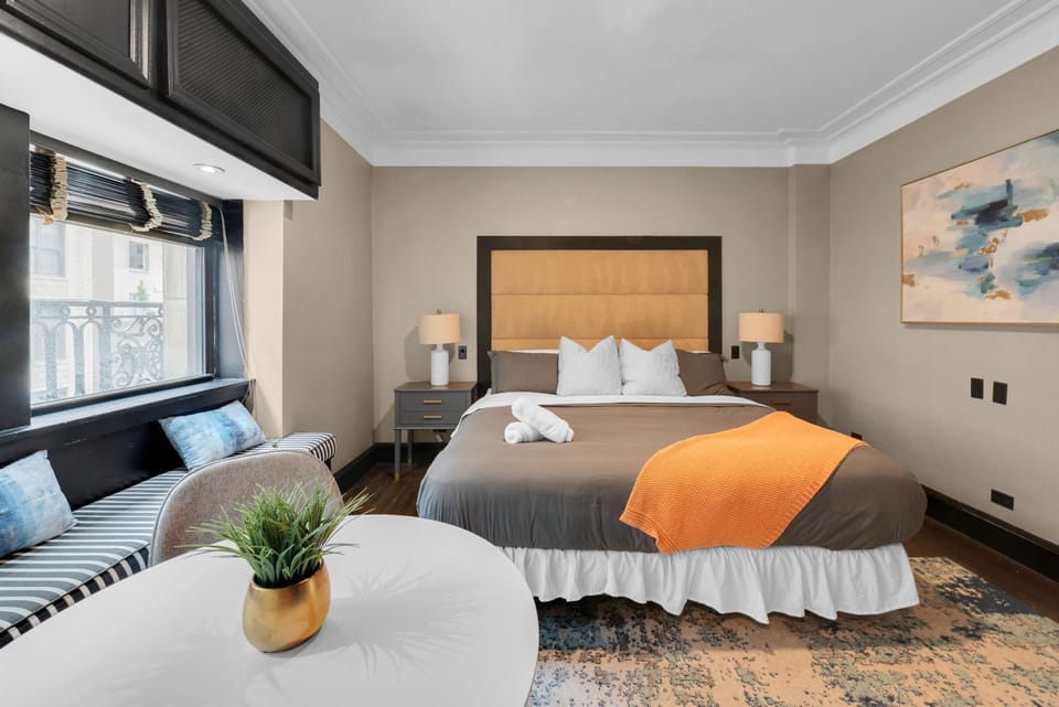 NYC Apartment in The Best Location! Walking Distance to Everything! Apartment in Midtown
