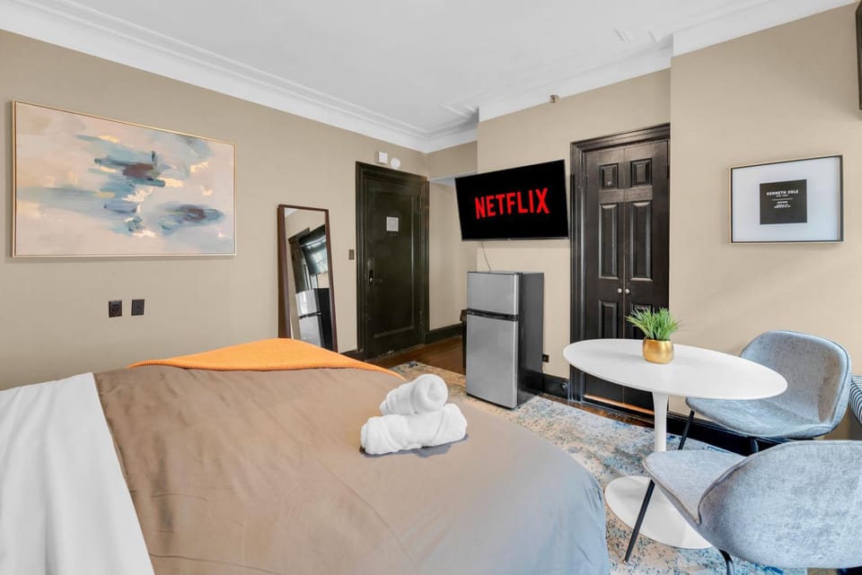 NYC Apartment in The Best Location! Walking Distance to Everything! Apartment in Midtown