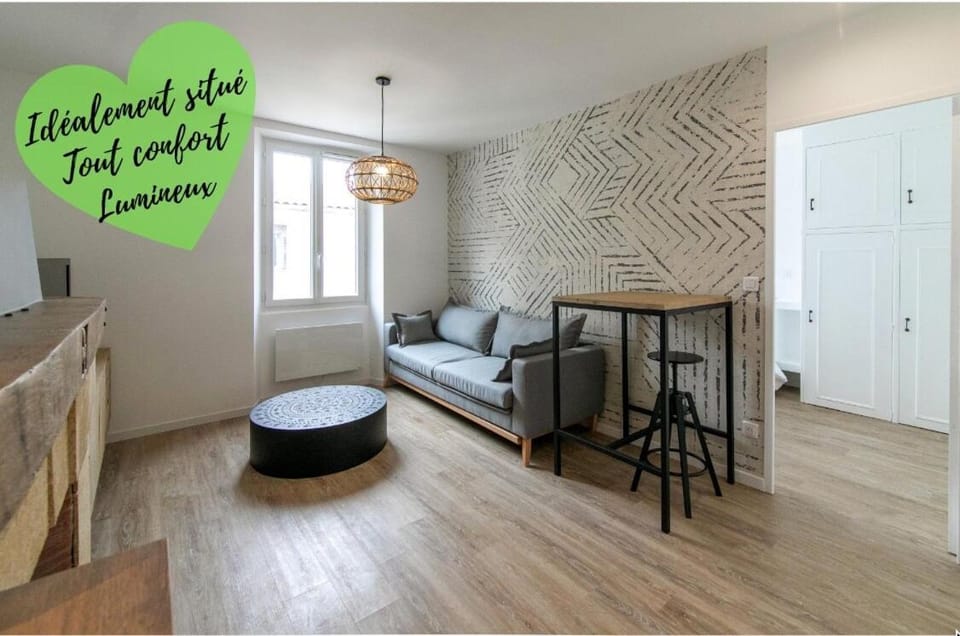 Incredible T2 - La plaine - Very well located Apartment in Marseille